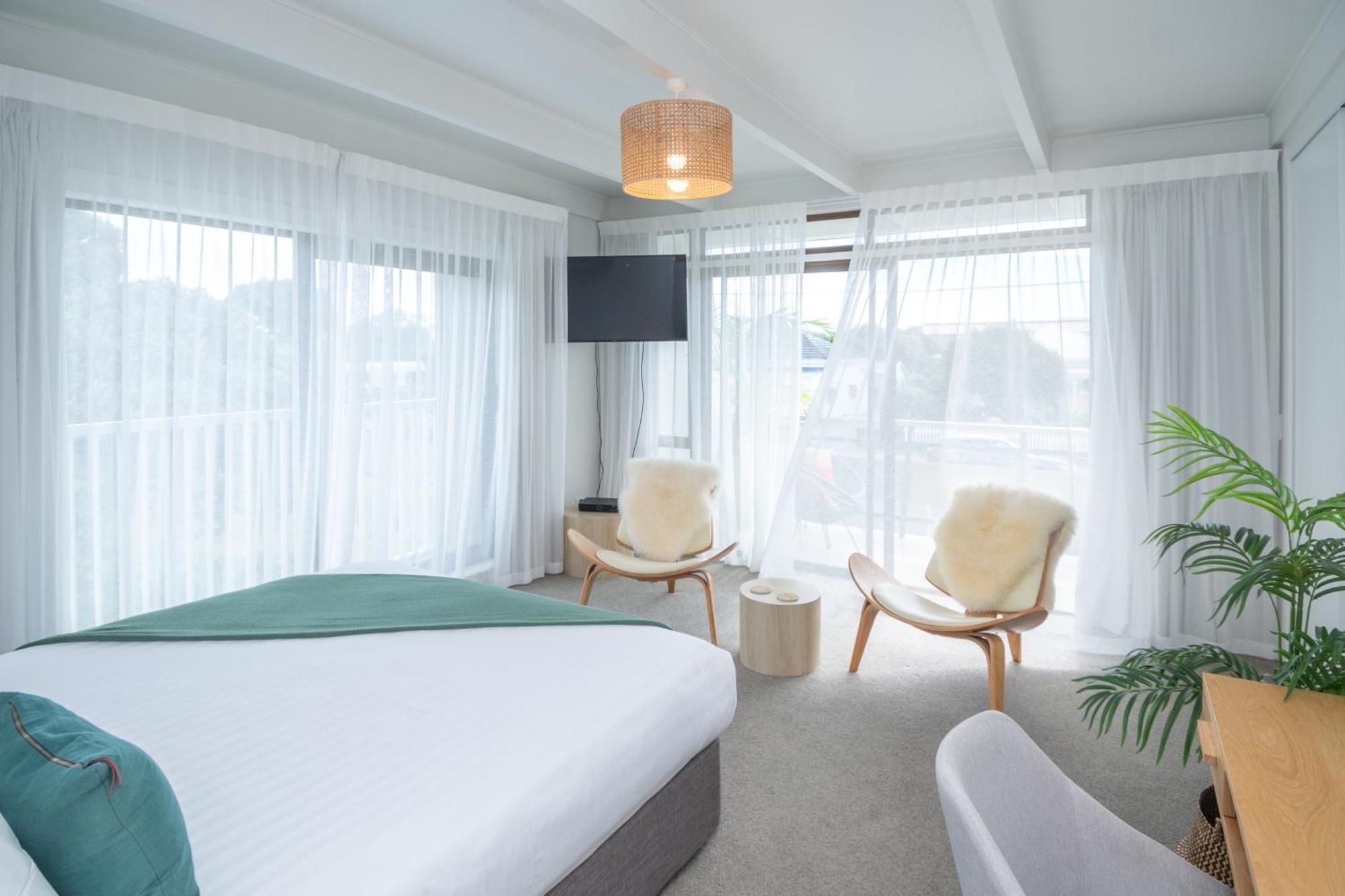 Whispering Sands Beachfront Motel Gisborne Bagian luar foto